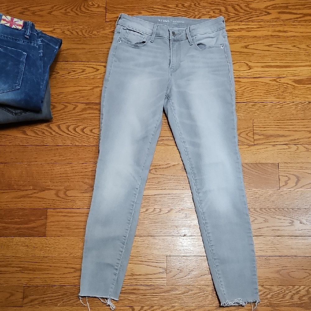 57. Rockstar Mid-Rise Old Navy Light Gray Skinny Jeans